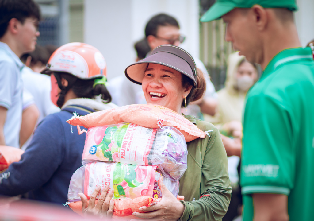 Sharing Love, Spreading Care: VINUT TRUST Donates 8,000 Gifts Vu Lan Festival 2025